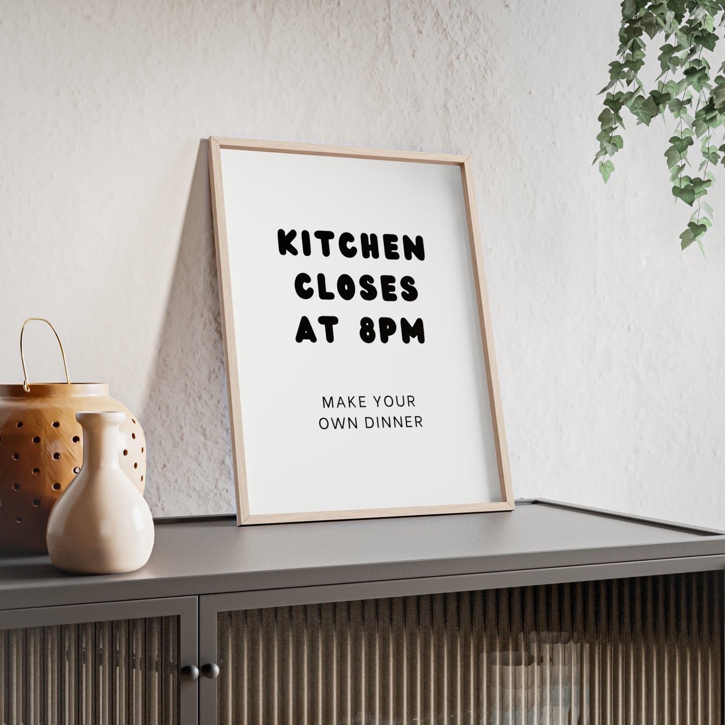 Kitchen Closes at 8pm - Frame